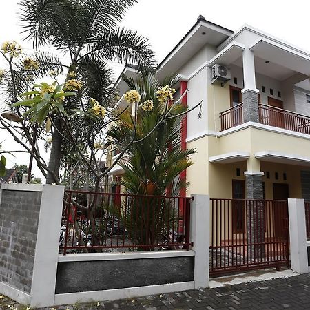 Reddoorz @ Jalan Damai Hotel Ngaglik Exterior foto