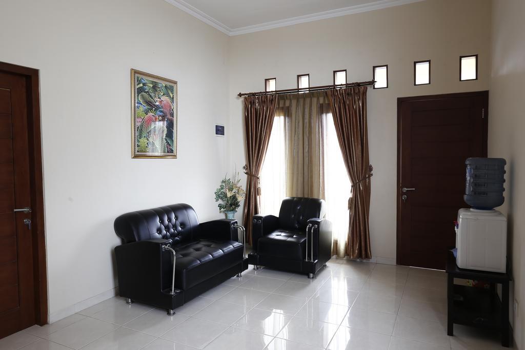 Reddoorz @ Jalan Damai Hotel Ngaglik Exterior foto